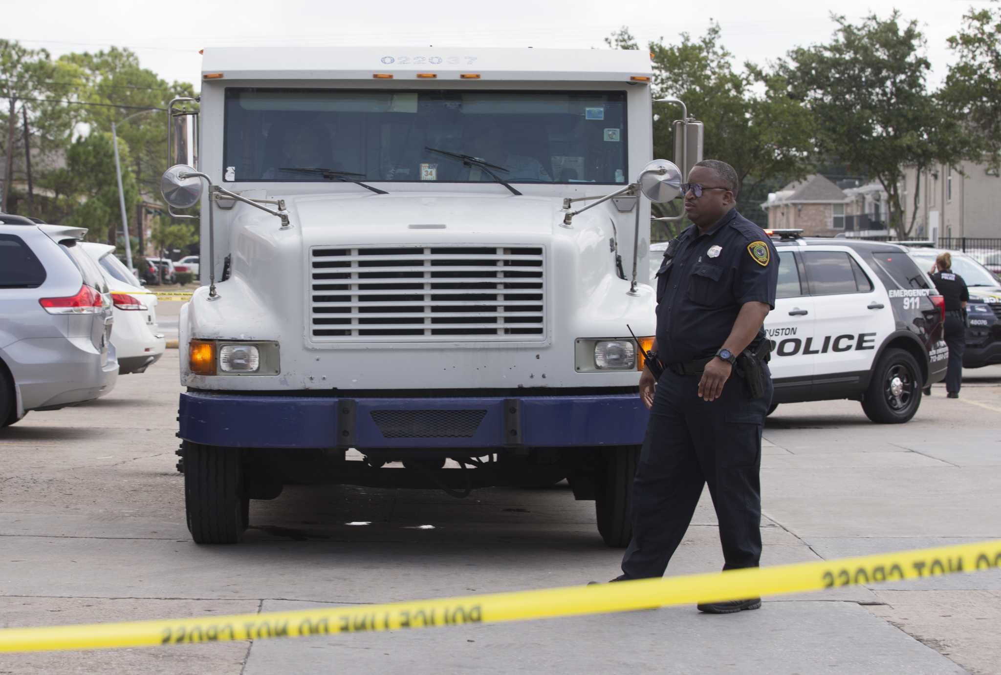 Guard, suspect exchange gunfire during armored truck heist