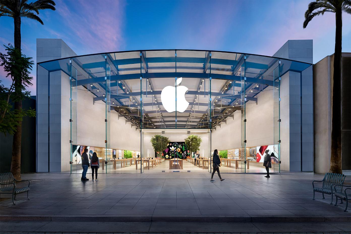 The Apple Store at Highland Village, in Houston, Texas.