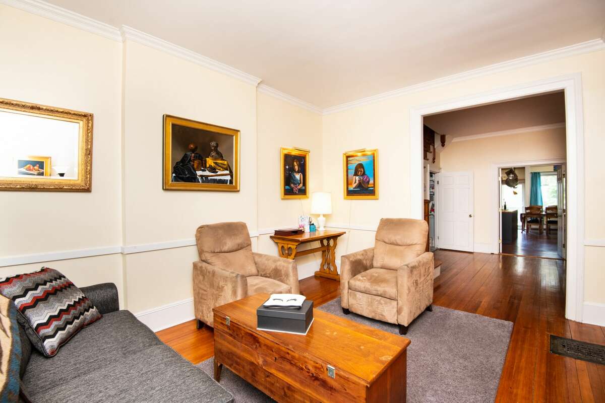 House of the Week Rowhouse in Center Square