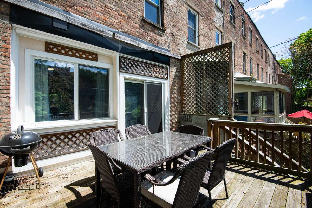 House of the Week Rowhouse in Center Square
