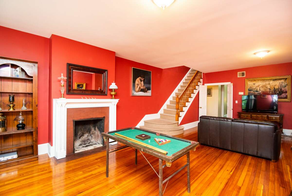 House of the Week Rowhouse in Center Square