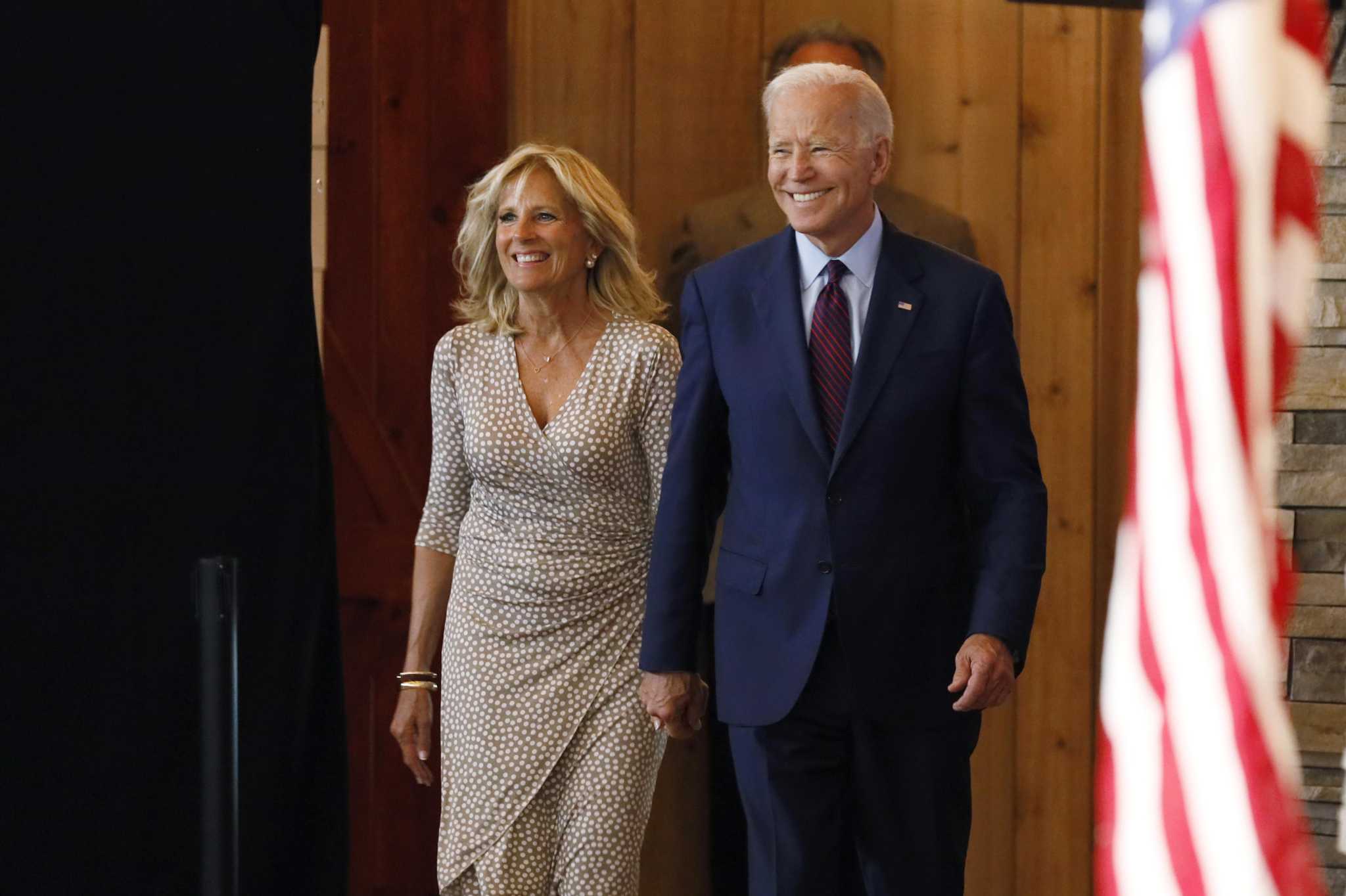 pictures of joe bidens first wife