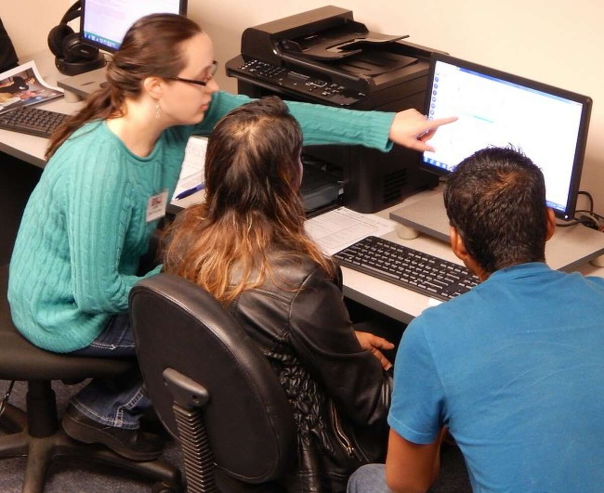 PUBLIC SERVICE: The public computer lab at BACN is open during regular service hours and a lab attendant is available to provide help if needed. (Courtesy Photo)