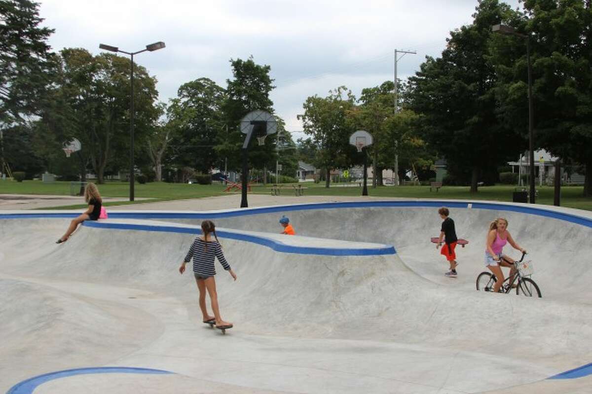 Frankfort skate park opens