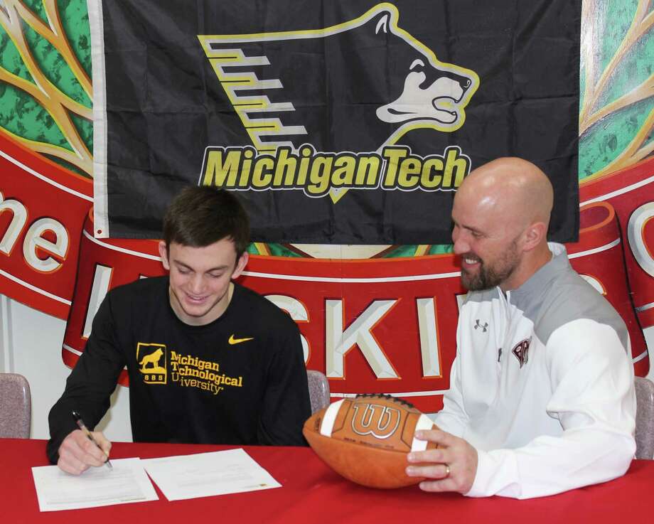 Benzie Central S Ross To Play Football For Michigan Tech Benzie