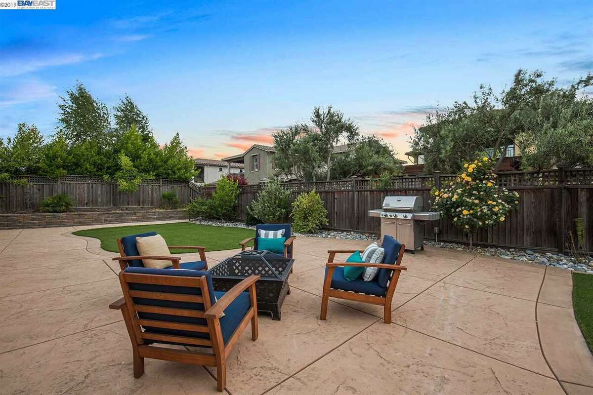 Warriors exec selling Hayward home in exclusive gated community for $1. ...