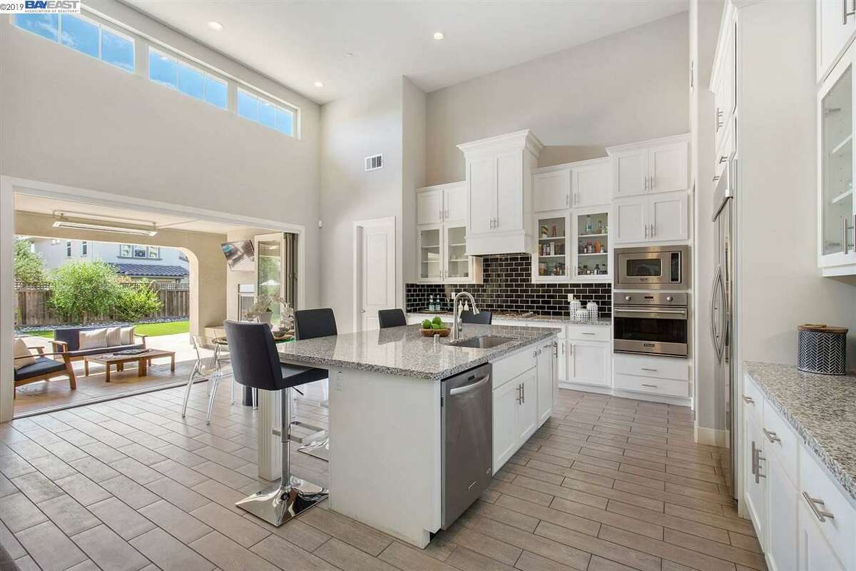 Warriors exec selling Hayward home in exclusive gated community for 1.