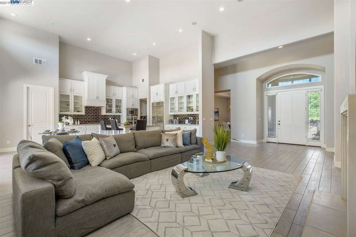 Warriors exec selling Hayward home in exclusive gated community for 1.