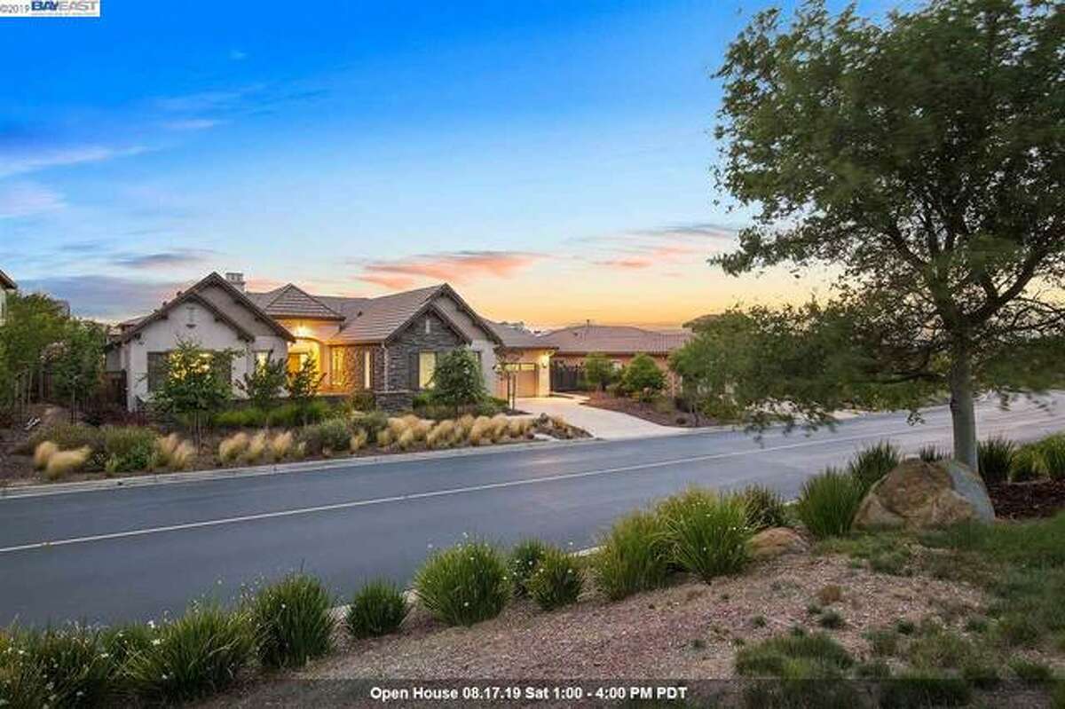 Warriors exec selling Hayward home in exclusive gated community for 1.