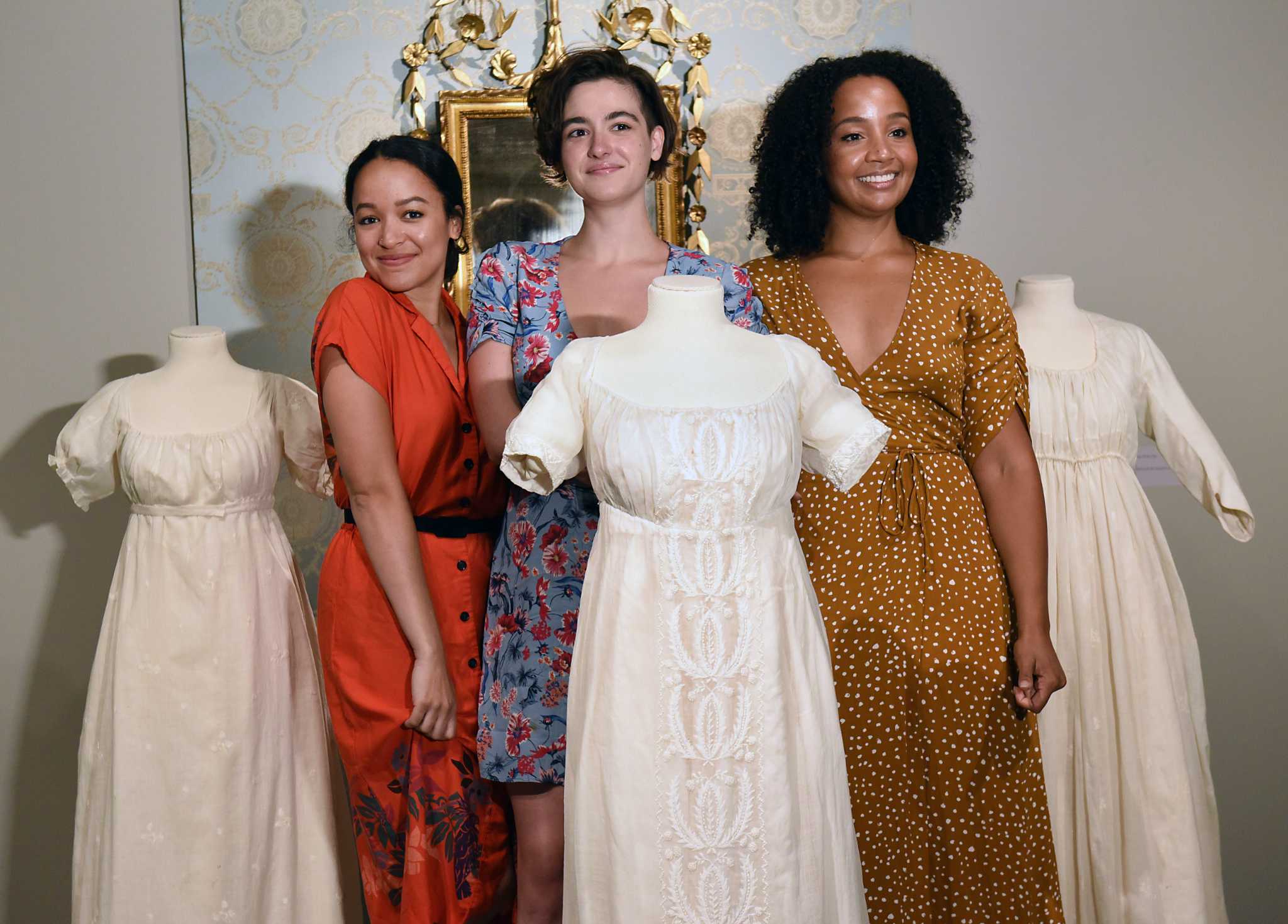 Hamilton cast s Schuyler Sisters visit Schuyler Sisters exhibit