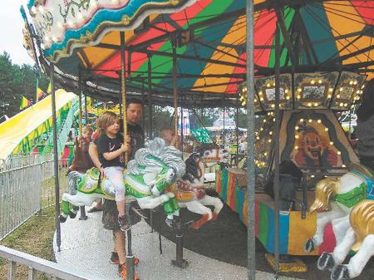 Irons Flea Roast and Ox Market draws hundreds