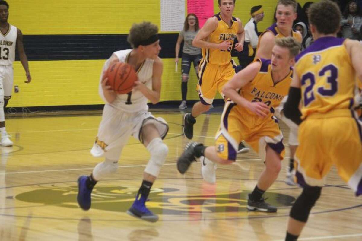 Bear Lake basketball team defeats Baldwin