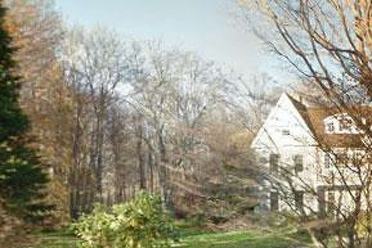 A house at 107 Canoe Hill Road in New Canaan, Connecticut sells for $2,500,000. Photo: Google Street View
