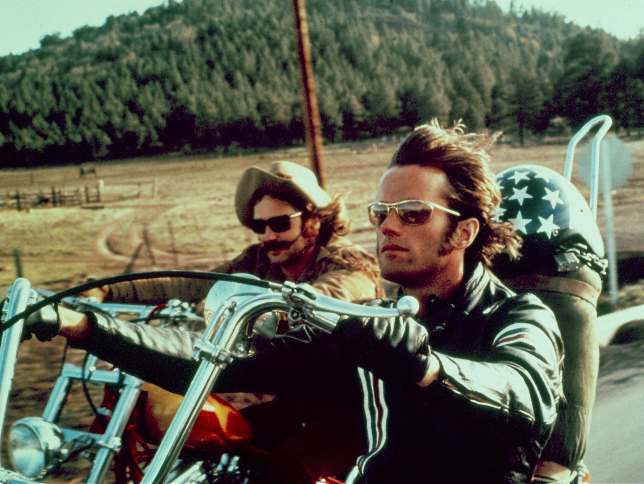 Peter Fonda, star and writer of 'Easy Rider,' dies at 79.