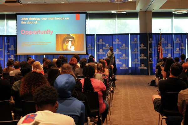 Housatonic Community College Hosts New Student Orientation