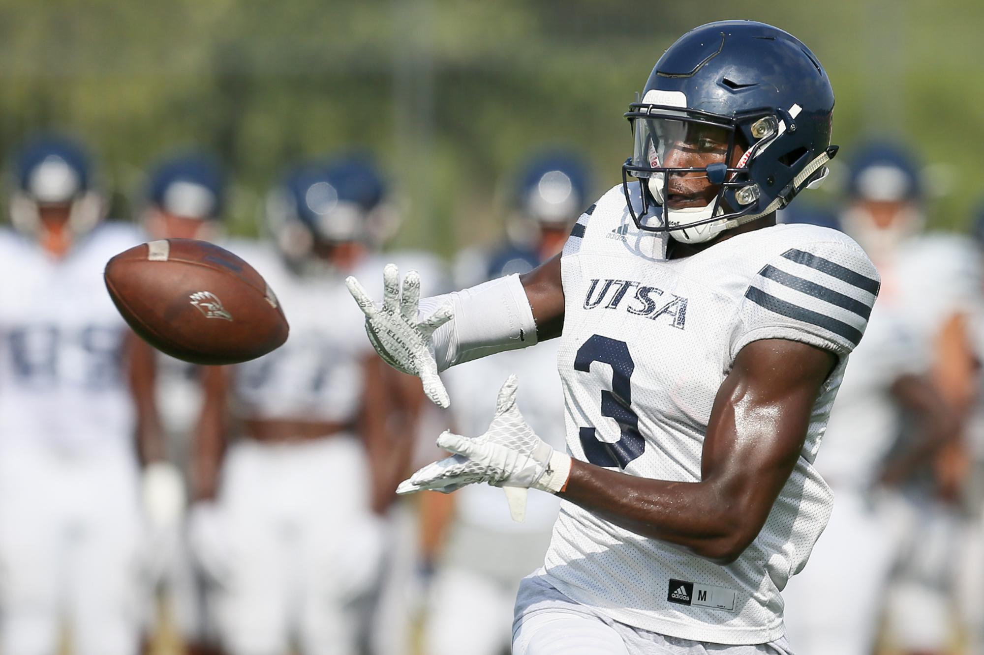 Converted wideout Tariq Woolen making mark at cornerback for UTSA