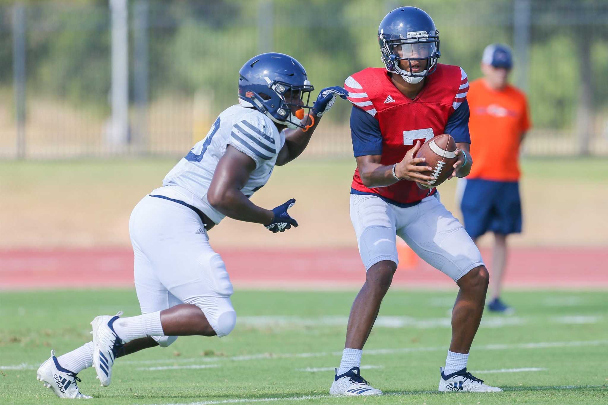 Frank Harris Named Starting Quarterback For Utsa S Opener Against Incarnate Word San Antonio Express News