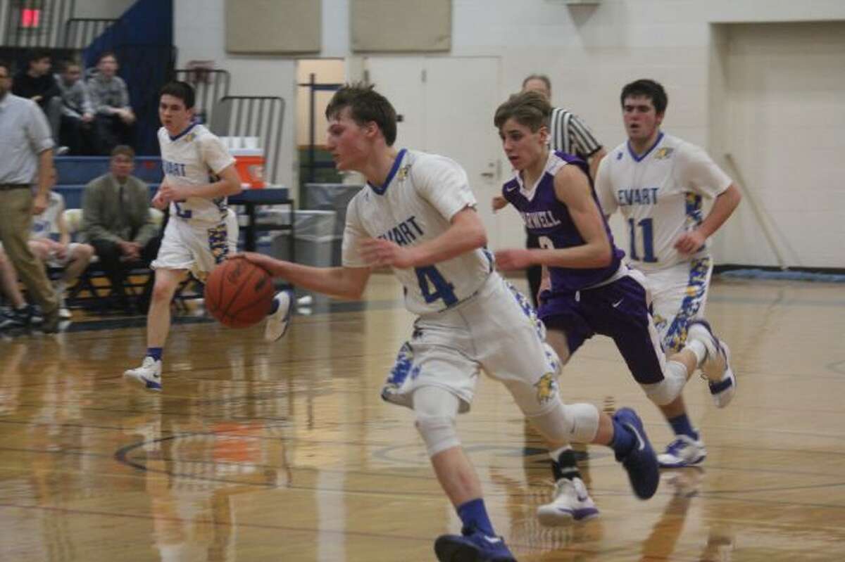 Evart's basketball team was too much for Farwell.