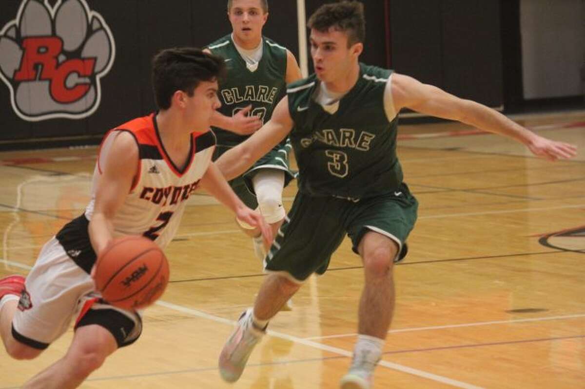 Zac Saez goes to the basket.