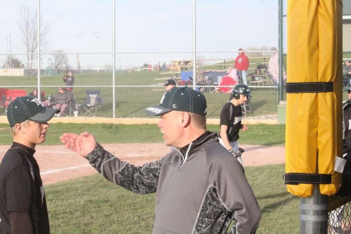 Shawn Ruppert and Bucks swept Crossroads/