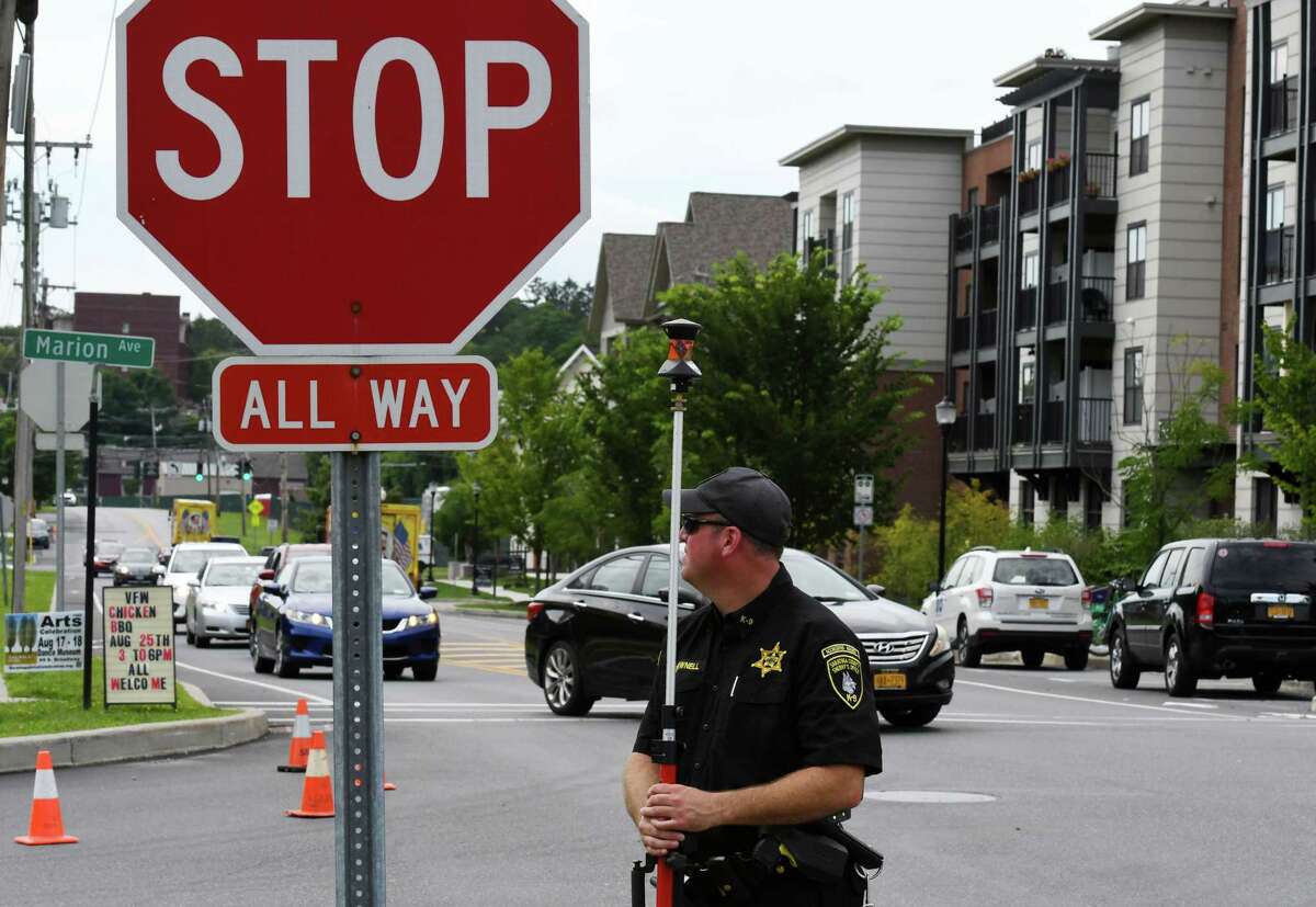 5 hospitalized in Saratoga Springs after SUV hits hot dog cart