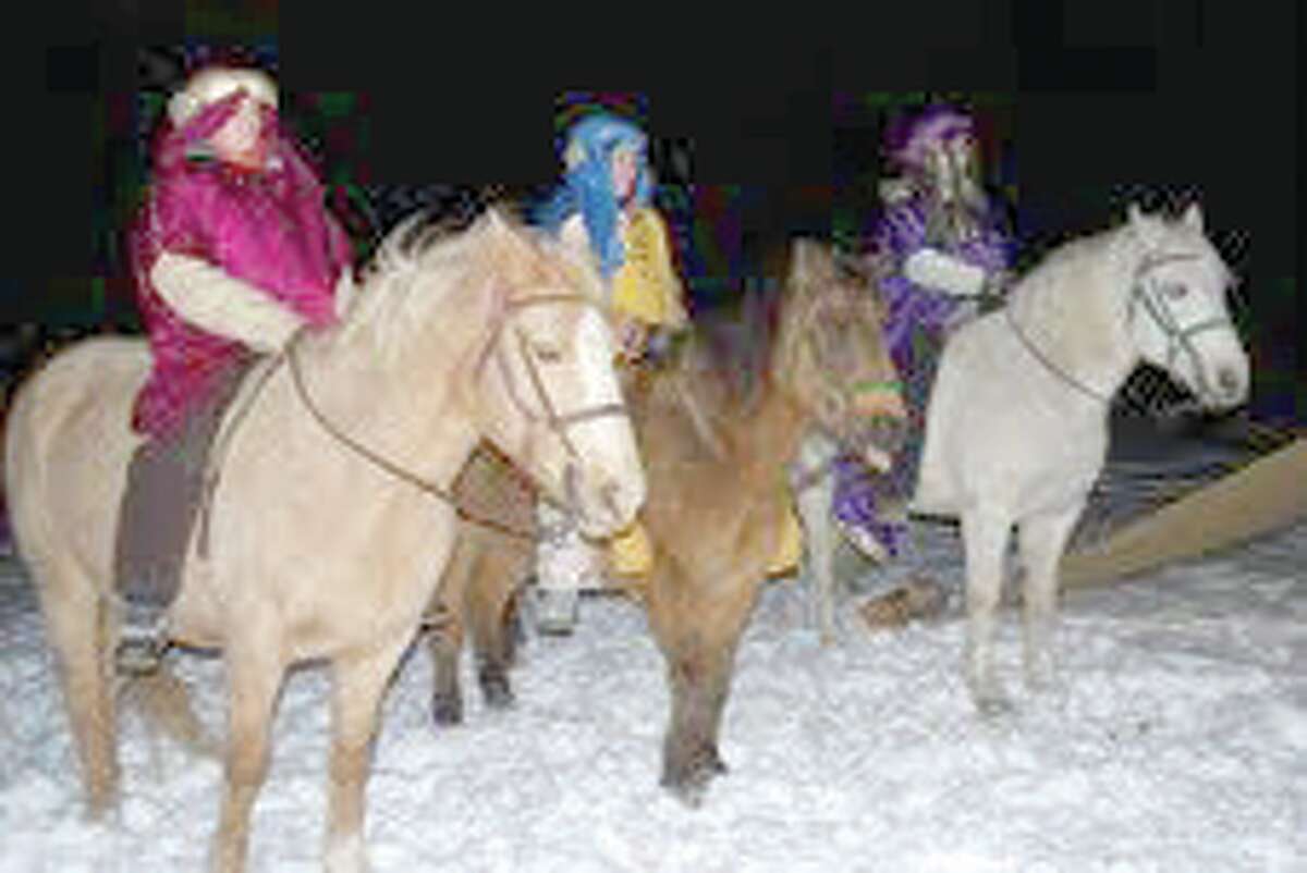 NATIVITY SCENE: Center Lake Bible Camp will host a live nativity walk from 6-8:30pm on Dec. 6, 7, 8 and 9 (Herald Review file photo)