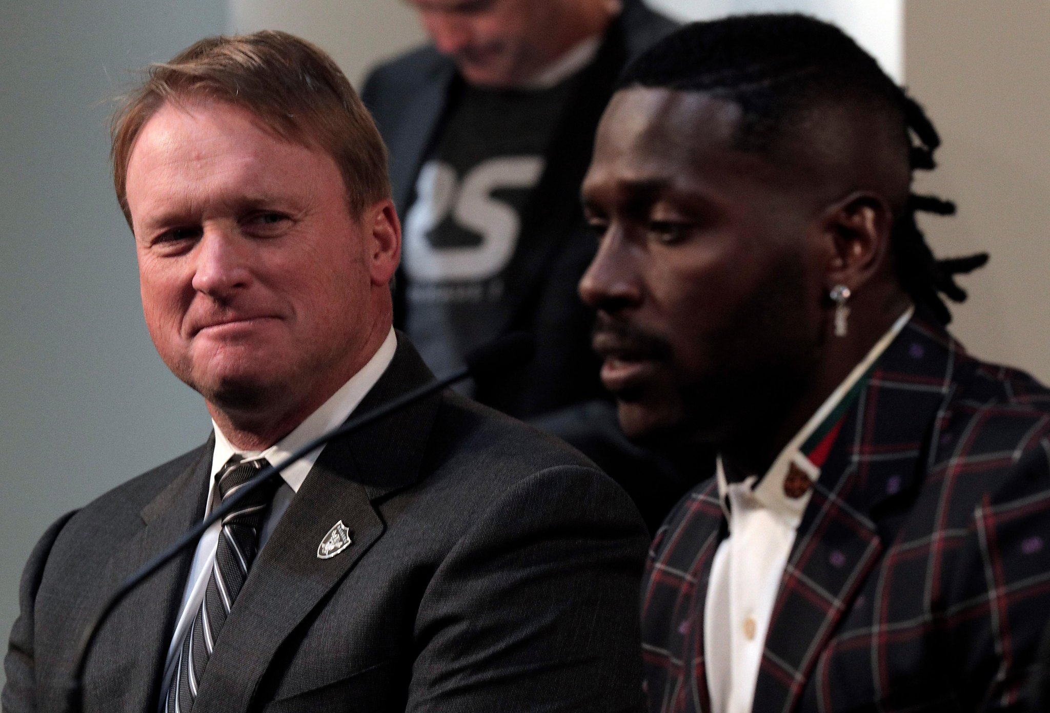 Raiders' Jon Gruden ends silence on Antonio Brown, backs absent receiver –  The Denver Post