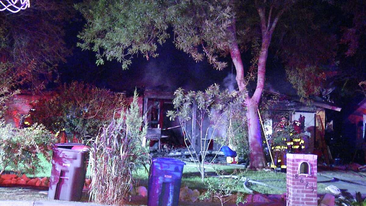 Fire destroys singlestory home in San Antonio neighborhood