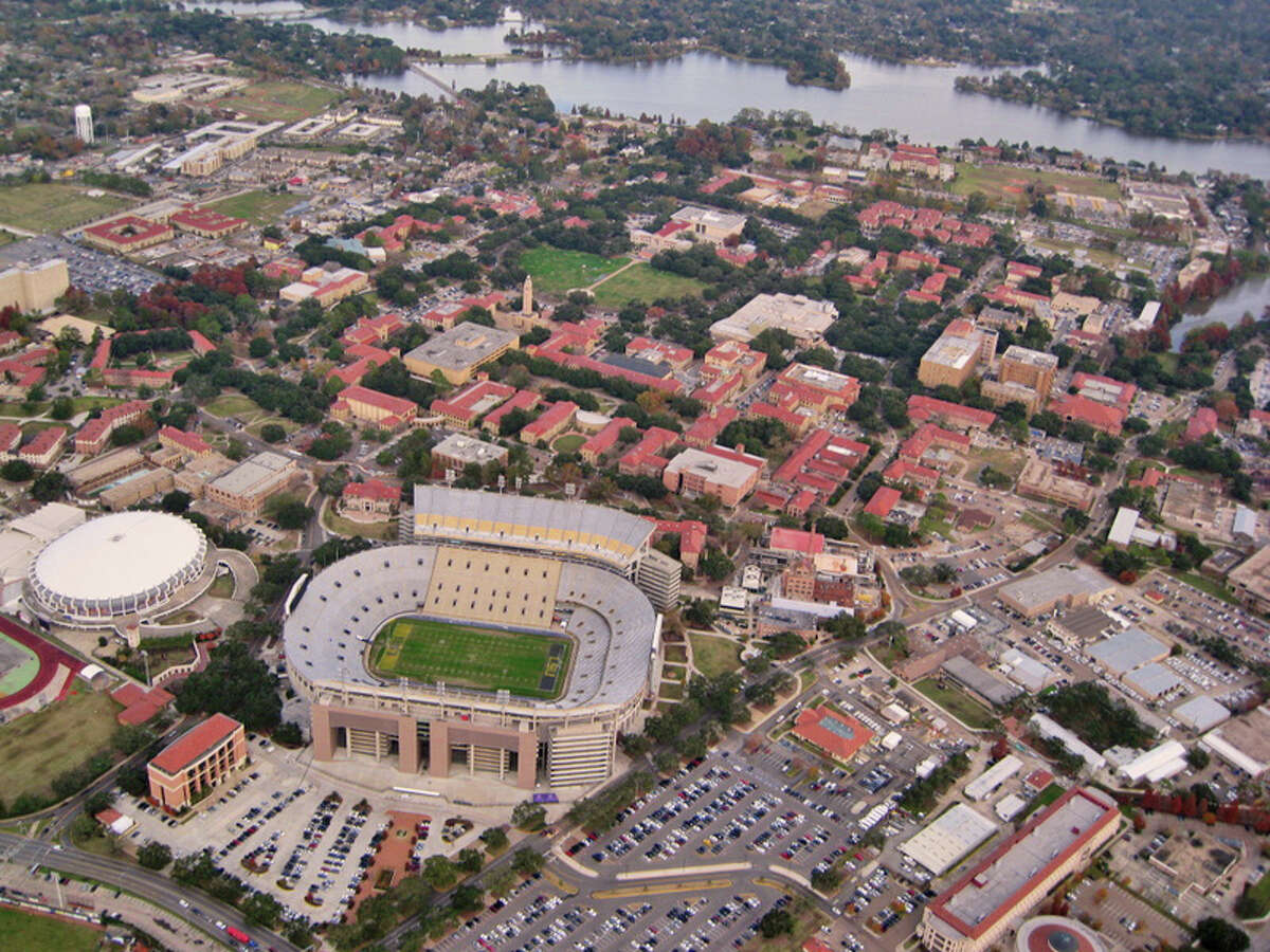 An aerial photo of the Louisiana State University campus, including Tiger Stadium. Source: Wikipedia