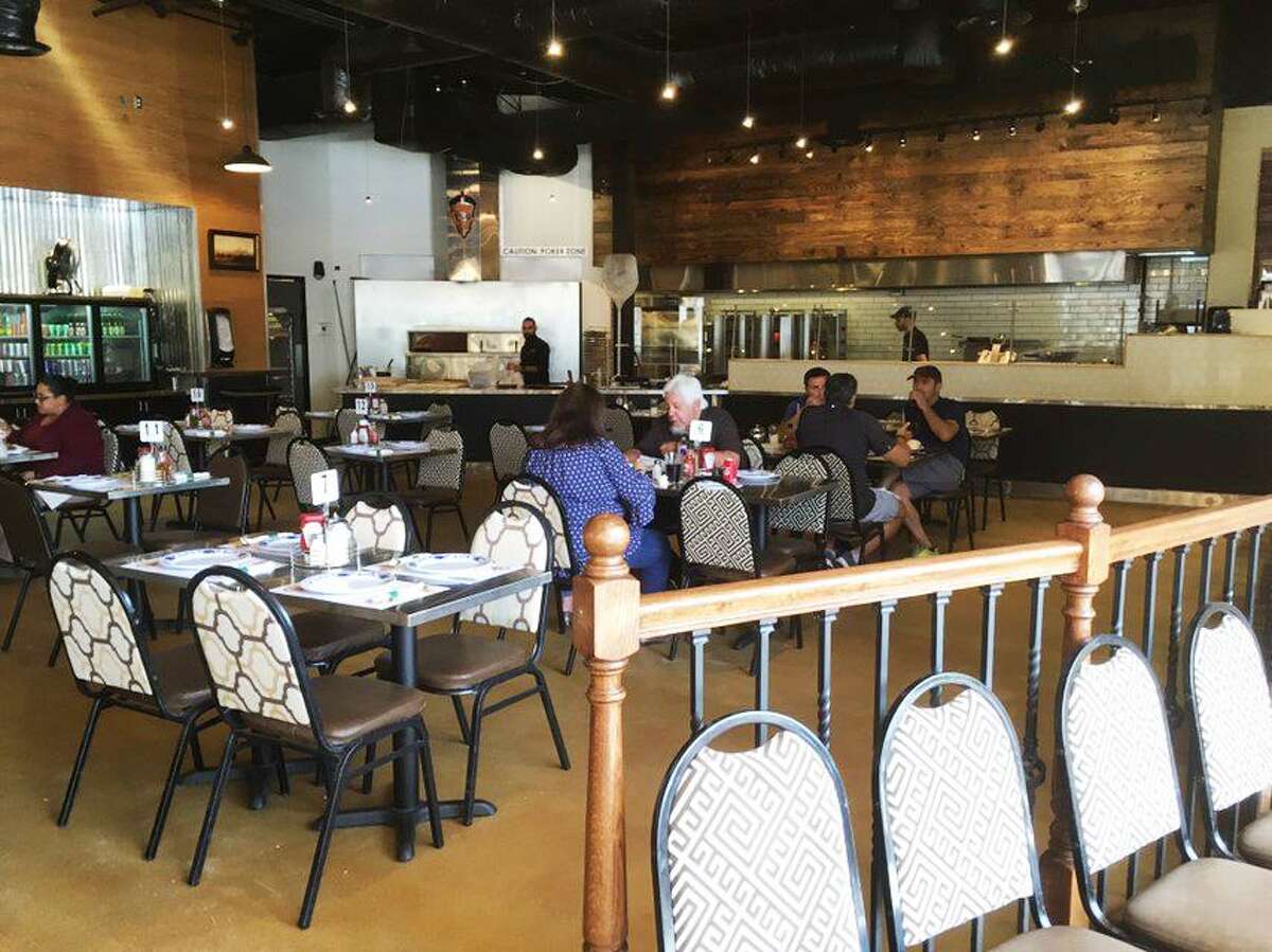 New late-night Mediterranean restaurant Al-Amir Cafe and Grill open