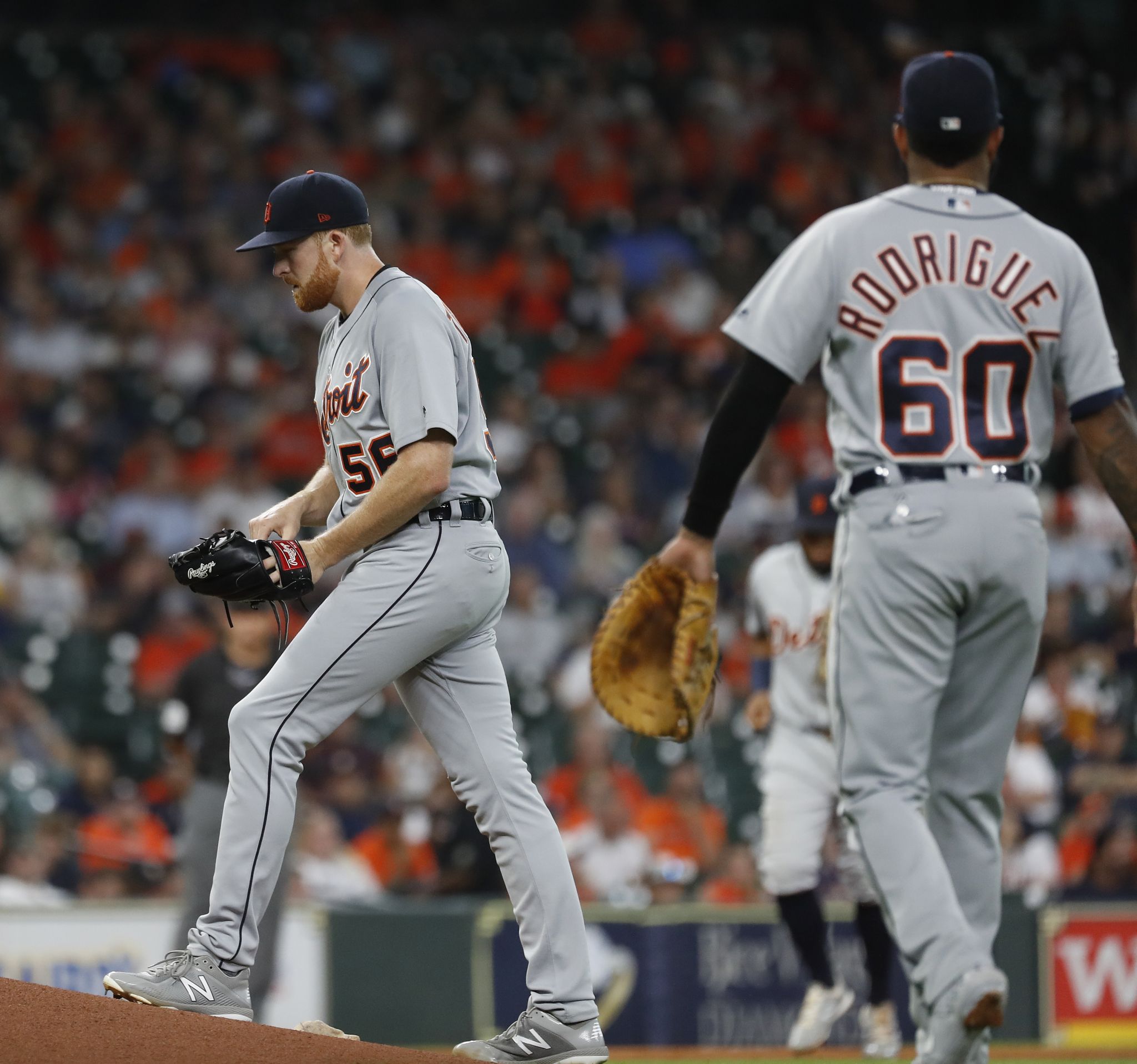 Injuries abound: Carlos Correa, Aaron Sanchez head to the IL - The Crawfish  Boxes