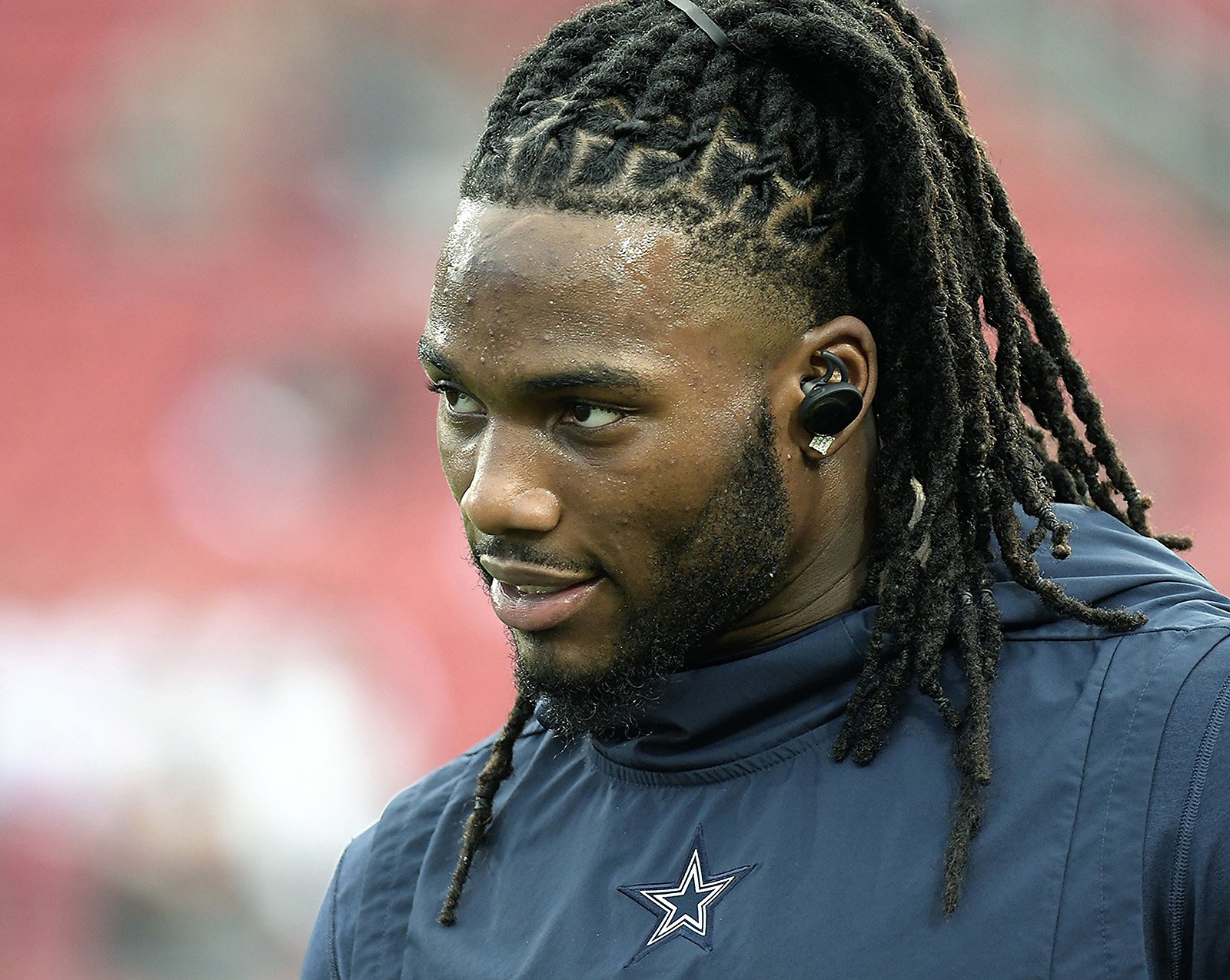 Cowboys-Vikings pregame photos: Jaylon Smith reps 'Hot Boyz' black cat shirt,  Ezekiel Elliott mirrors Dak Prescott in warmups