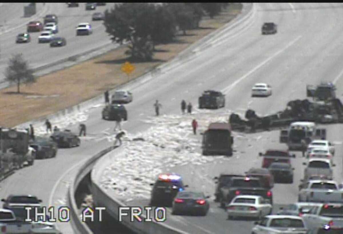 Overturned 18 Wheeler Carrying Lumber Shuts Down Eastbound Upper Level Of I 10 Near Frio Street 