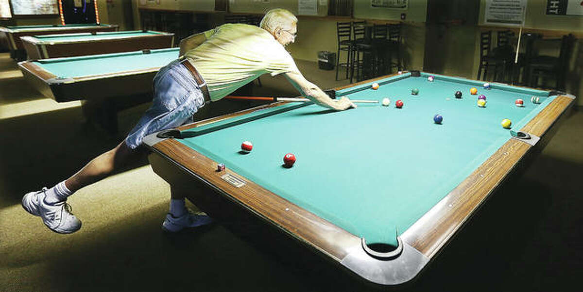 Riverbend Billiards to close after 30 years in Alton, owners ready for