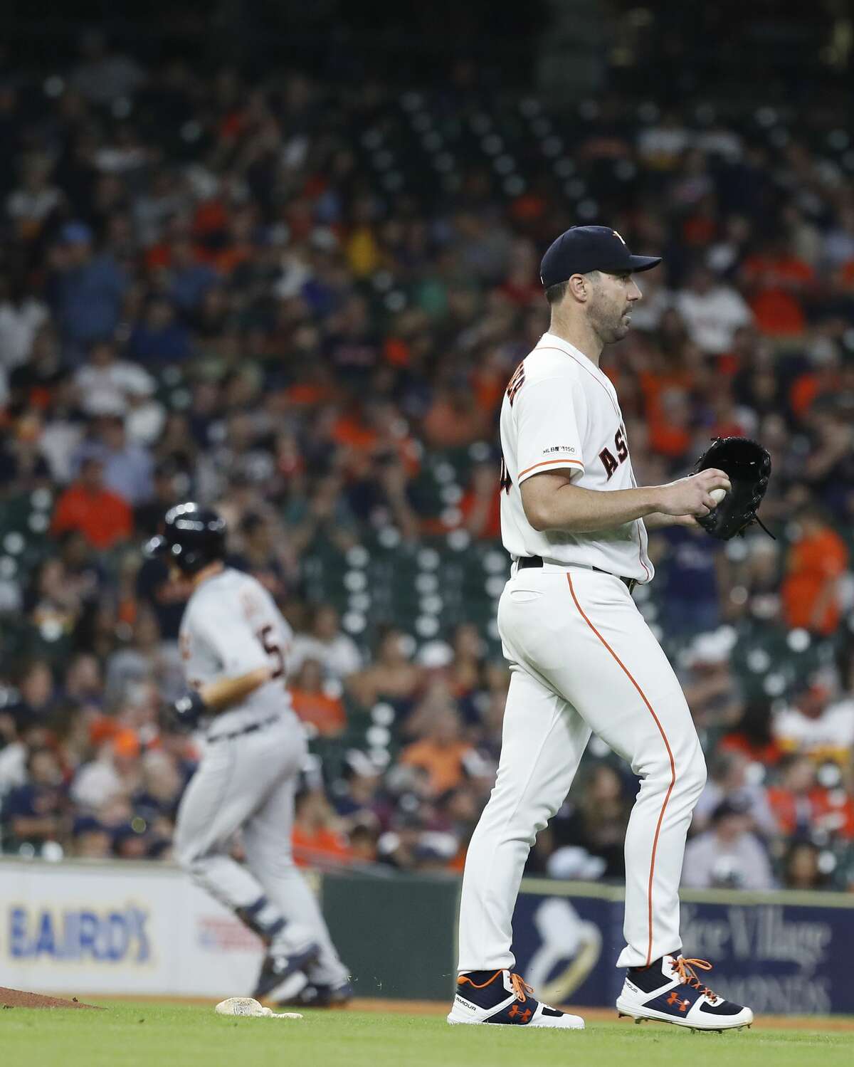 Astros 2, Tigers 1