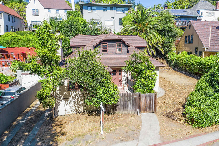 What would you do with this historic Berkeley fixer near the Claremont Resort?