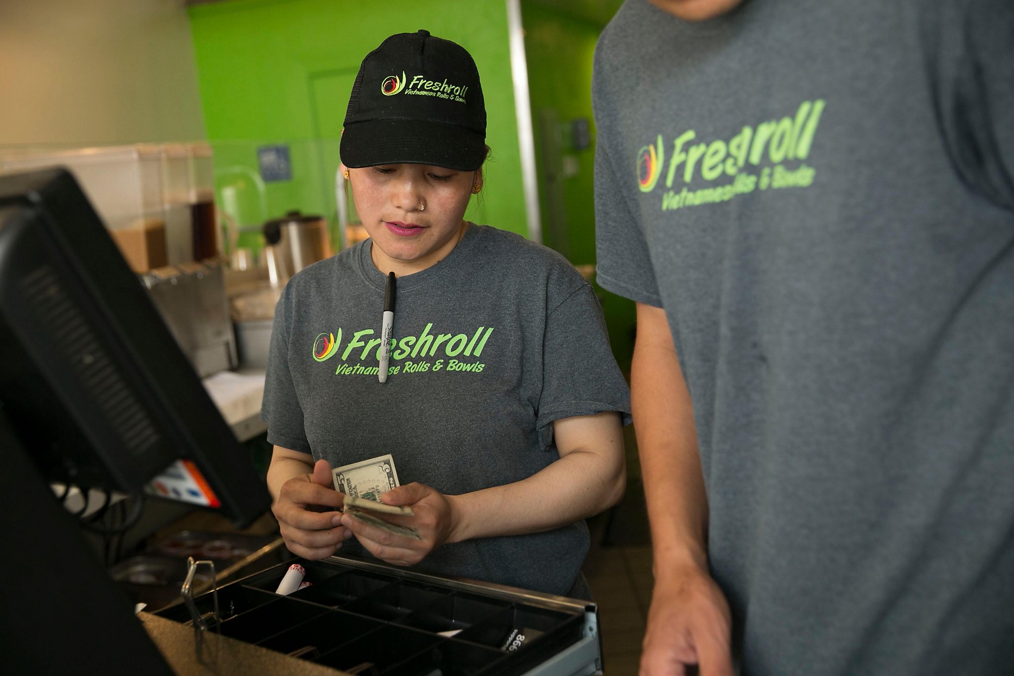 Cashless SF stores now must take cash: ‘They’re not making it easy’