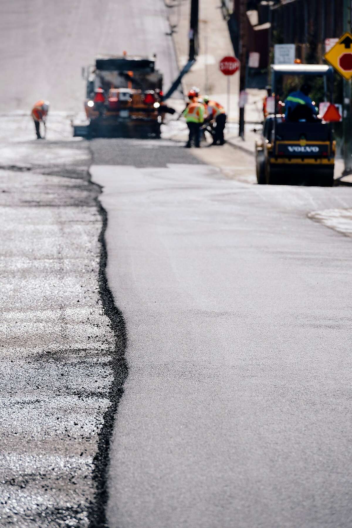 Oakland kicks off ‘Great Pave’ with fresh asphalt for Fruitvale side street