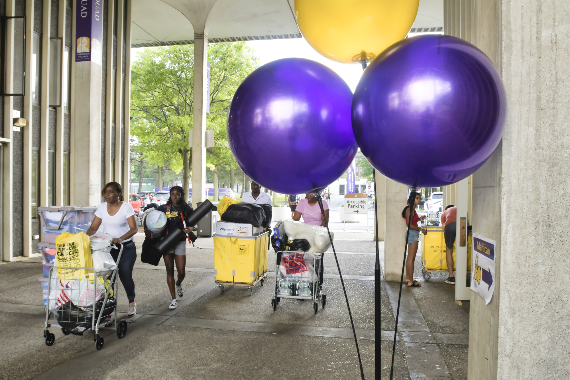 Photos Movein day at UAlbany