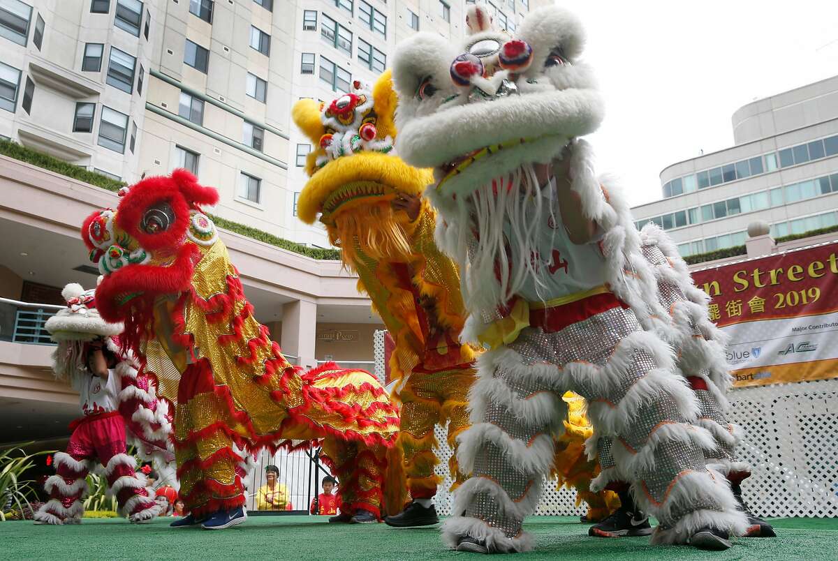 Tens of thousands jam downtown Oakland for Chinatown festival