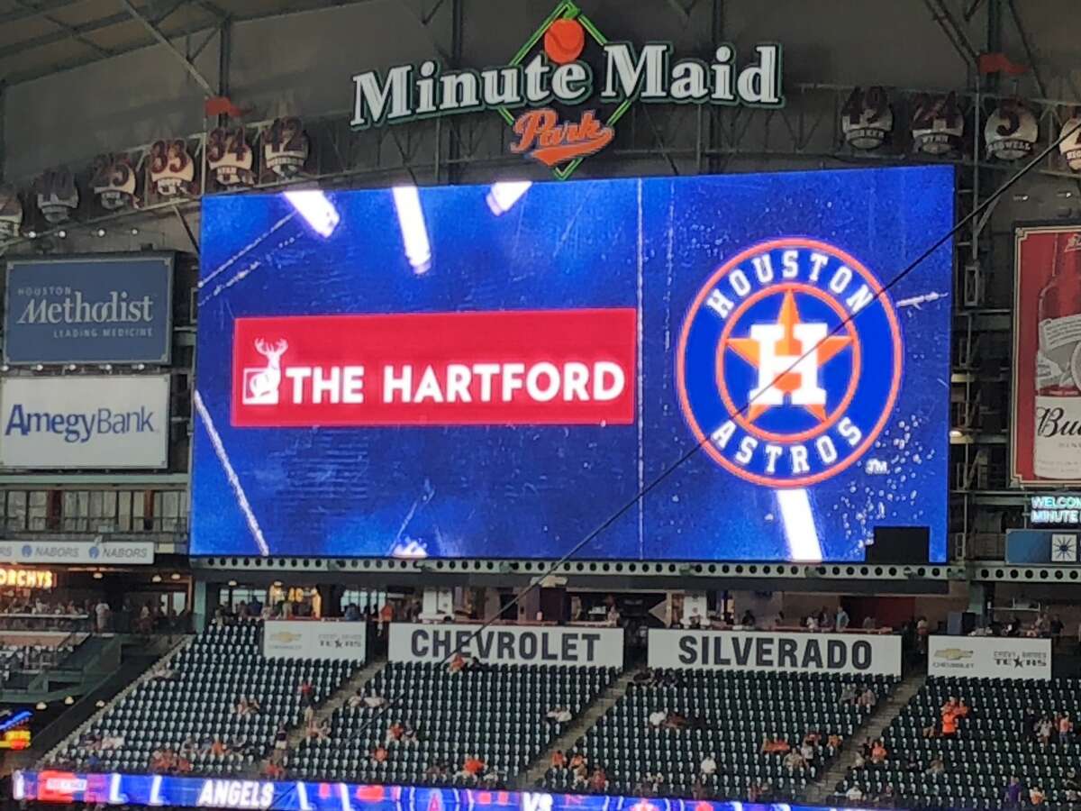 Astros' Yordan Alvarez breaks part of scoreboard in batting practice