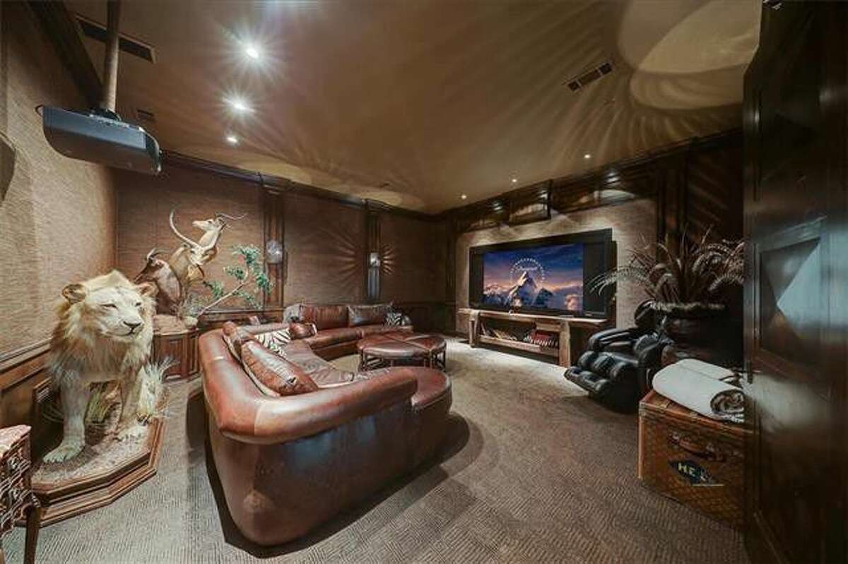 Dallas Mansion Featured In Controversial Photo Lands On Market For