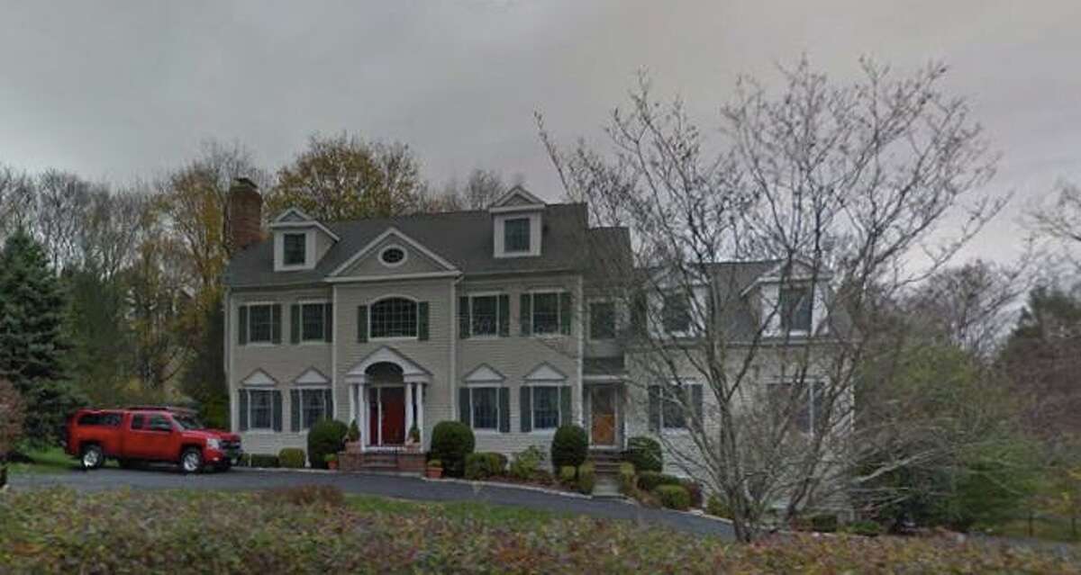 Two New Canaan houses sell for over 1M