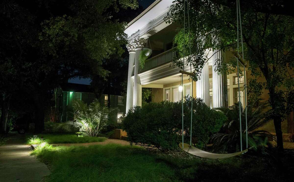 How outdoor lighting can make your yard an inviting living space