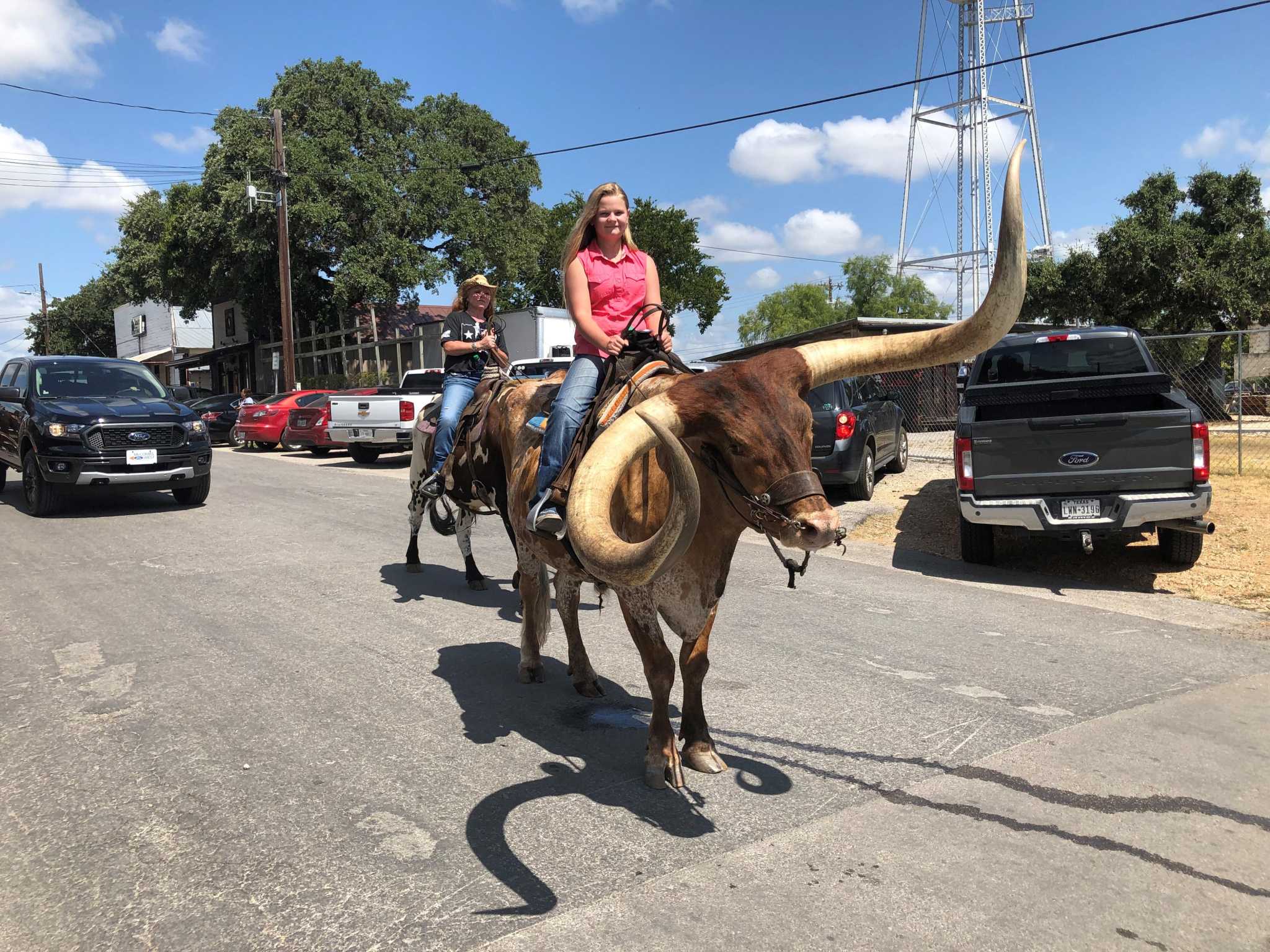 Hundreds attend Bandera Labor Day Parade