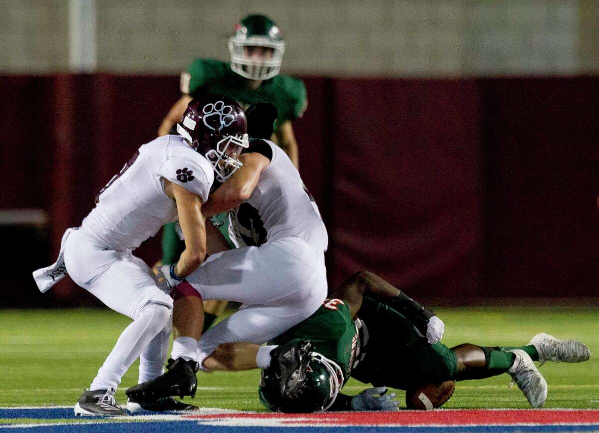 FOOTBALL Highlanders can’t capitalize on late opportunities, fall to