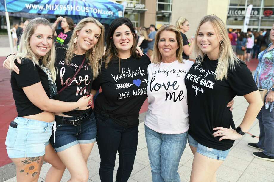 Backstreet Boys Bring High Energy To Houston Fans For Their Dna World Tour Laredo Morning Times