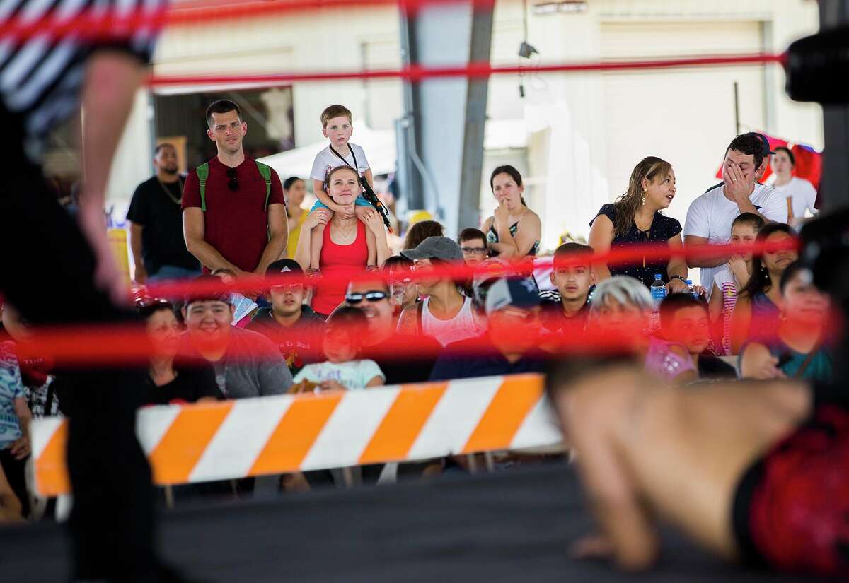 Crowds mesmerized by familyfriendly wrestling matches at Traders