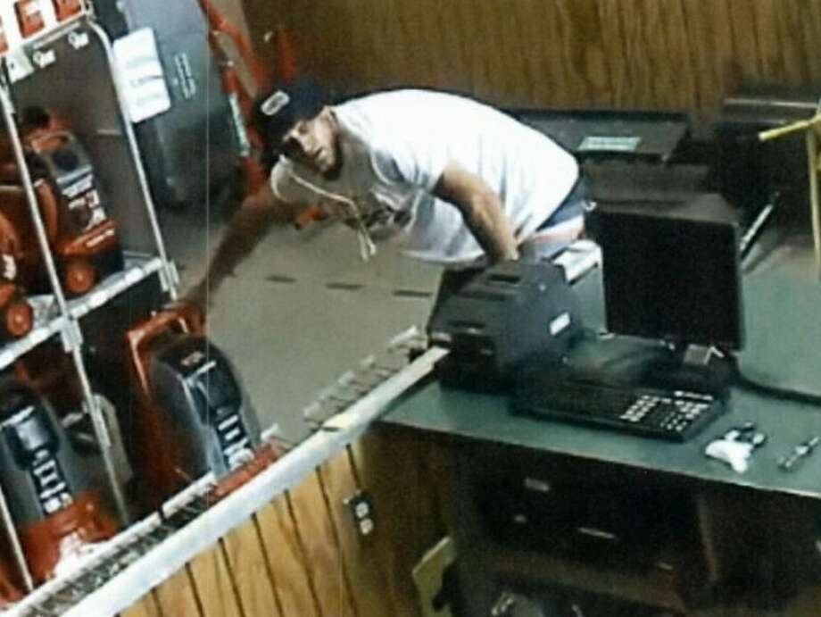 Deputies Searching For Retail Fraud Suspect Big Rapids Pioneer
