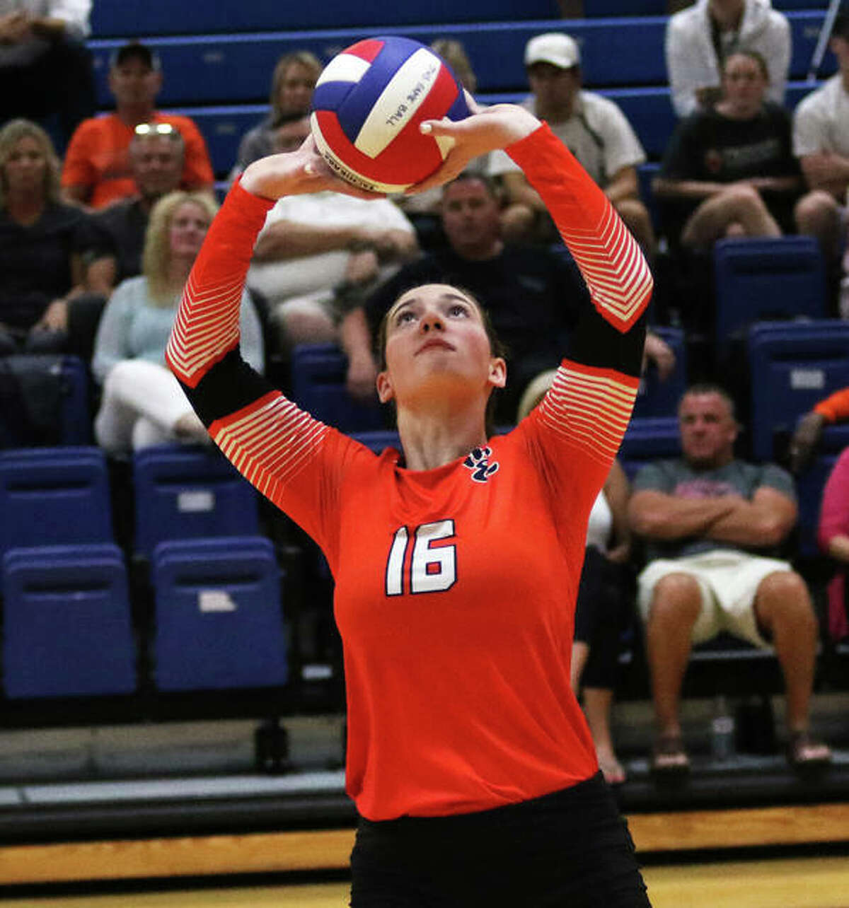 Edwardsville sophomore setter Lexie Griffin had 16 assists in her first varsity start Tuesday in the Tigers’ three-set victory at O’Fallon.